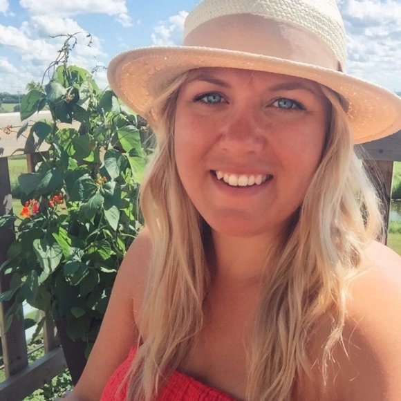 • MEET THE POSHER • - Picture 1 of 1